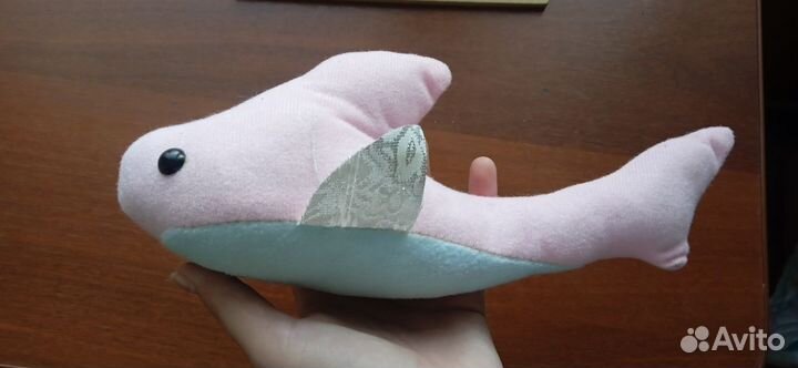 Плюшевая/розовая акула