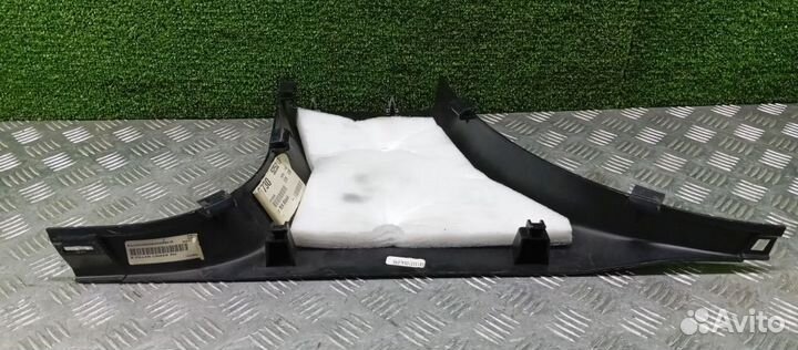 Обшивка стойки Jeep Grand Cherokee Правая