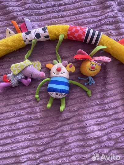 Дуга с игрушками