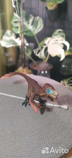 Модельки динозавров