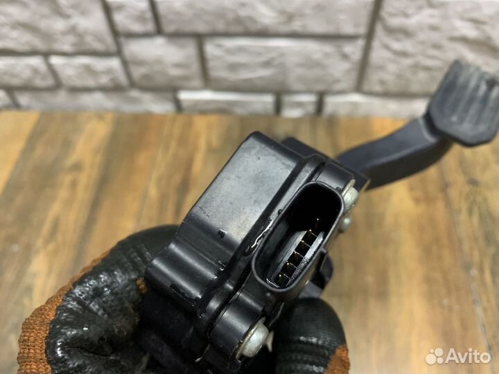 Toyota Camry V40 Педаль газа