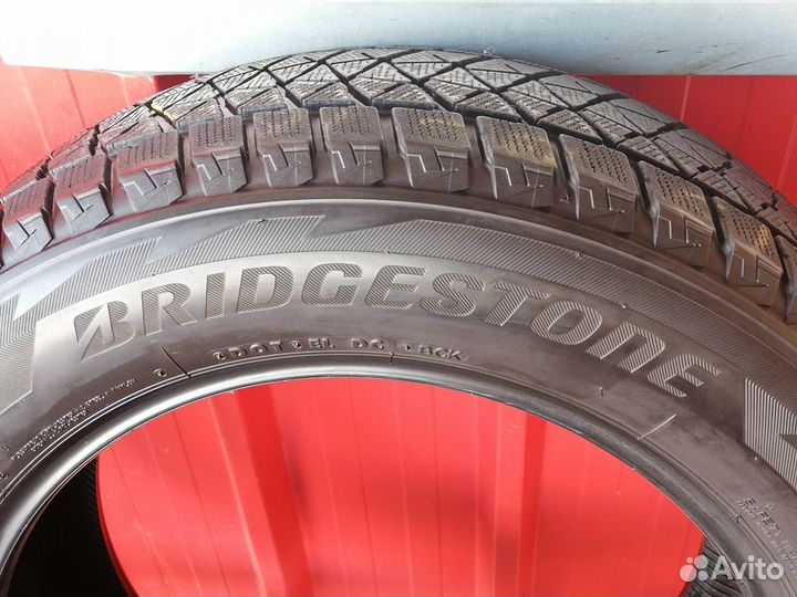 Bridgestone Blizzak DM-V2 235/60 R18