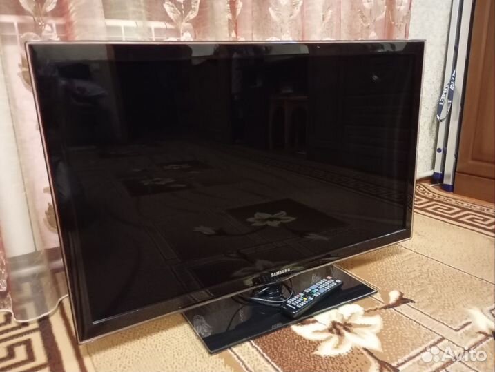 Телевизор samsung SMART tv UE40D6100SW