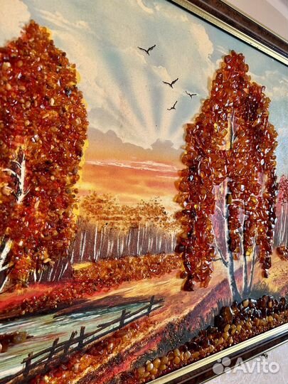 Картина с янтарем