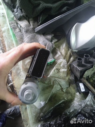 Мотор стеклоподъемника передний правый Skoda