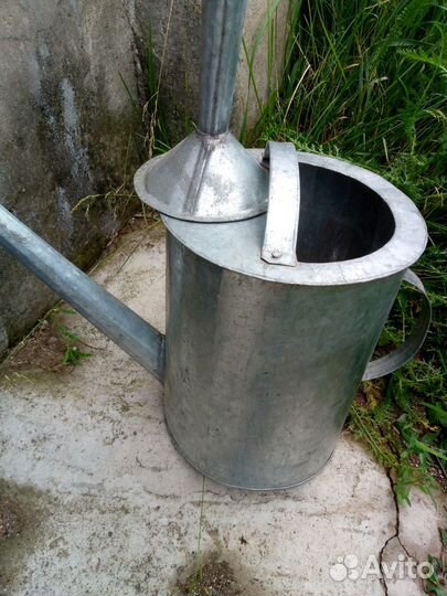 Лейка садовая металлическая