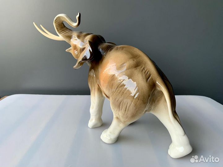 Статуэтка Слон 31/21 Royal Dux