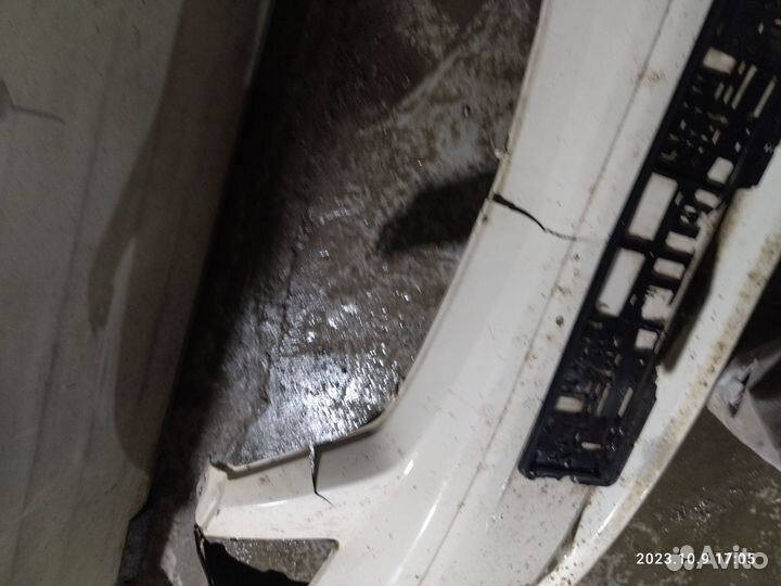 Бампер Мазда мпв2