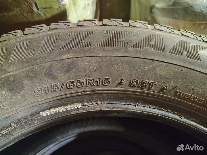 Bridgestone Blizzak Spike-02 SUV 205/65 R16 98T