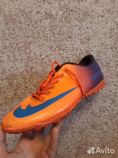 Футбольные бутсы