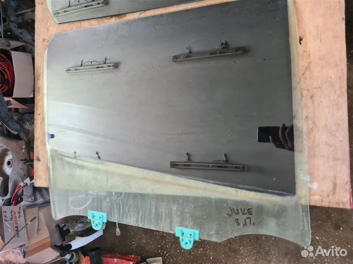 Стекло двери заднее Nissan Juke 2011