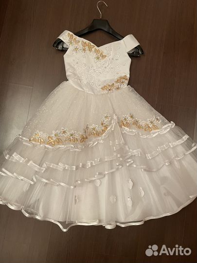 Нарядное платье