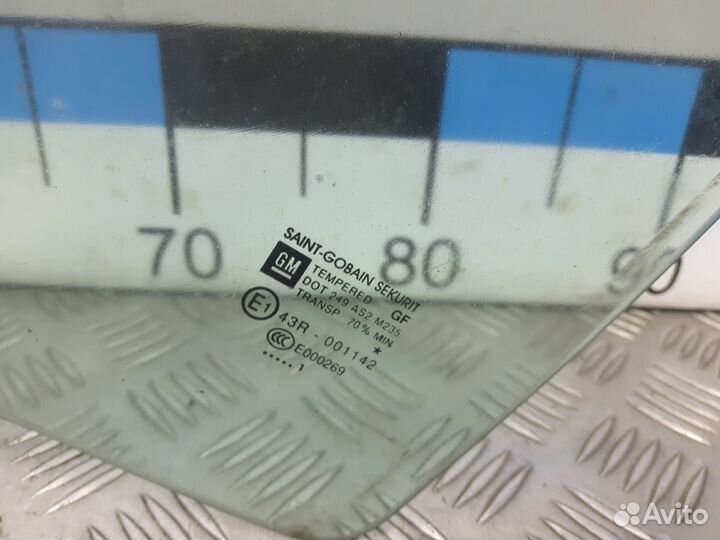 Б/У Стекло двери задней левой