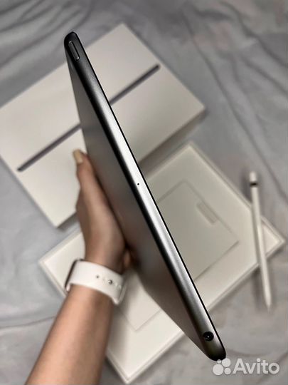 iPad 8 + Apple Pencil 1