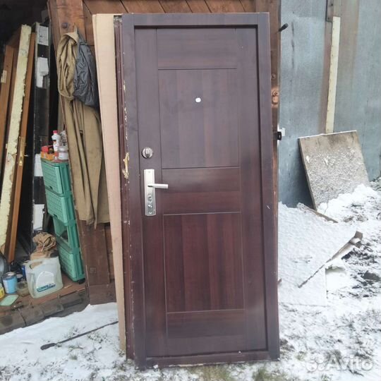 Дверь входная металлическая