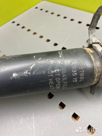 Амортизатор передний Mercedes-Benz W124 M111 2.2