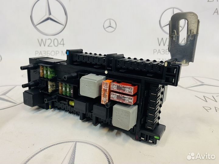 Блок предохранителей салонный Mercedes W204 M271.8