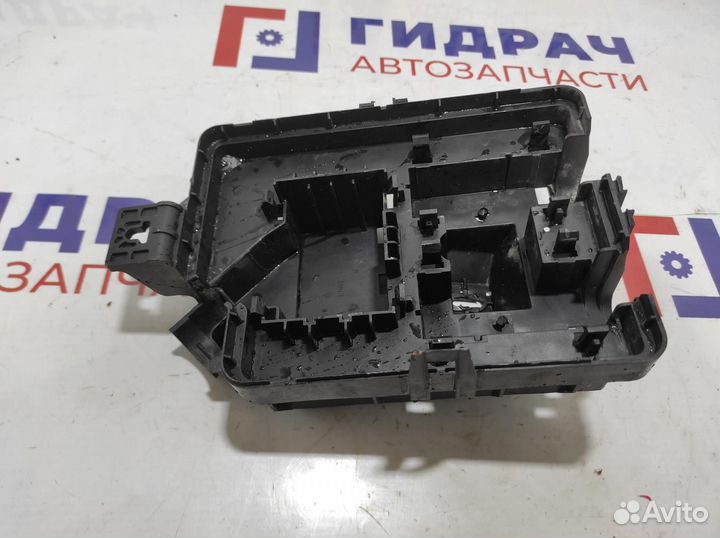 Корпус блока предохранителей Chevrolet Aveo (T300)