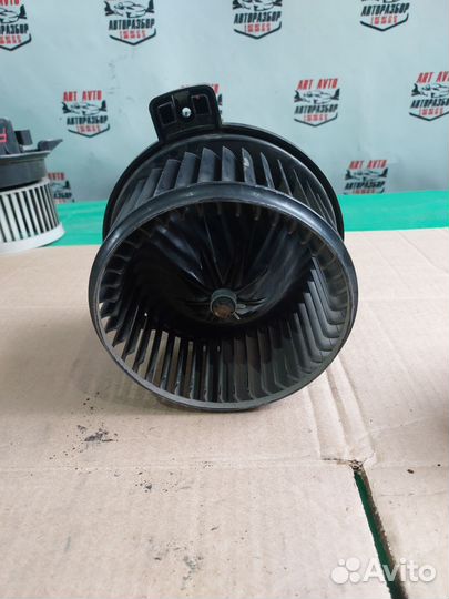 Моторчик печки на Hyundai Solaris