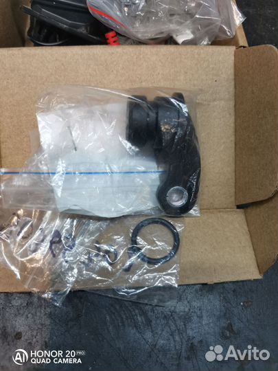 Продам заглушка в двигатель шкода Октавия тур 2008