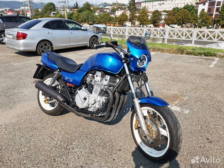 Honda cb 750. 2