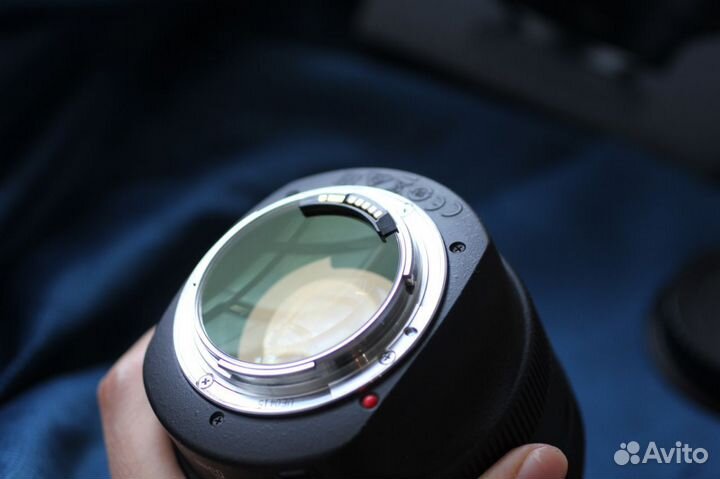 Canon EF 85mm f/1.2L USM