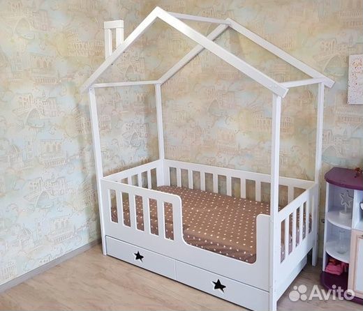 Кровать-домик из массива 001 + мдф