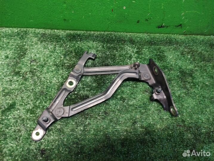 Петля багажника правая Mazda 6 (GG) 2006