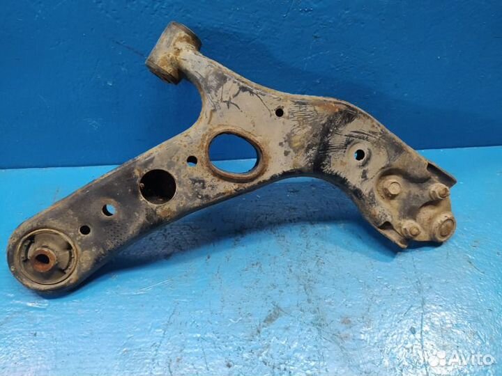 Рычаг подвески передний левый Toyota Rav4 Xa30