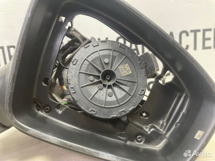 Корпус зеркала 13 PIN правый Volkswagen Tiguan 2