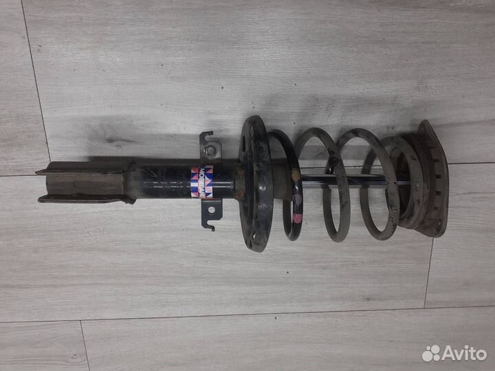 Стойка передняя в сборе Renault Megane 3 / Fluence