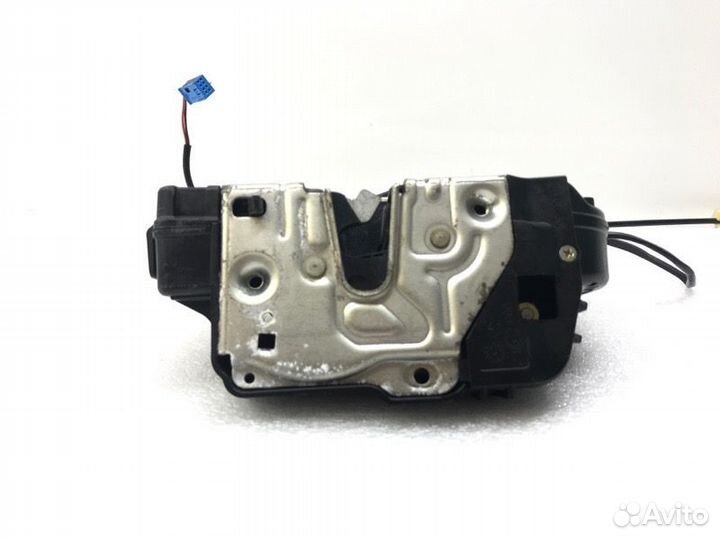 Замок двери задний левый Mercedes-Benz E-Class