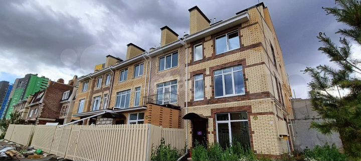 Таунхаус 90 м² на участке 1 сот.