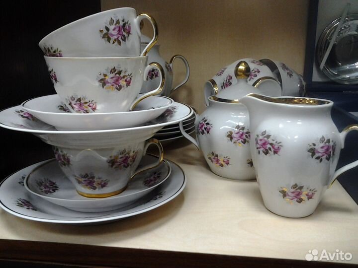 Чайный сервиз костяной фарф. на 7 персон.Рига