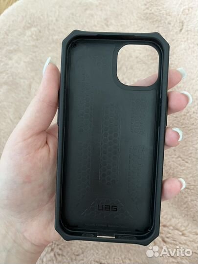 Чехол на iPhone 13 UAG