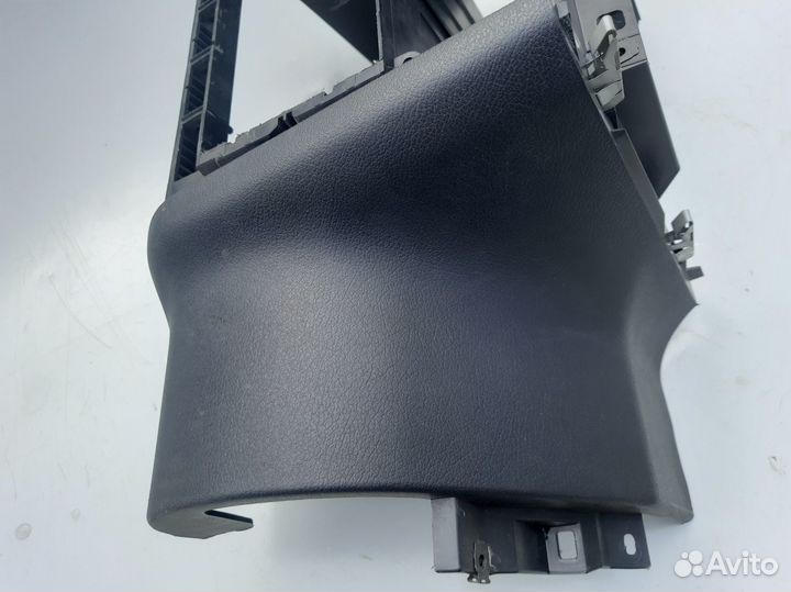 Центральная нижняя консоль Skoda Octavia A4 Tour