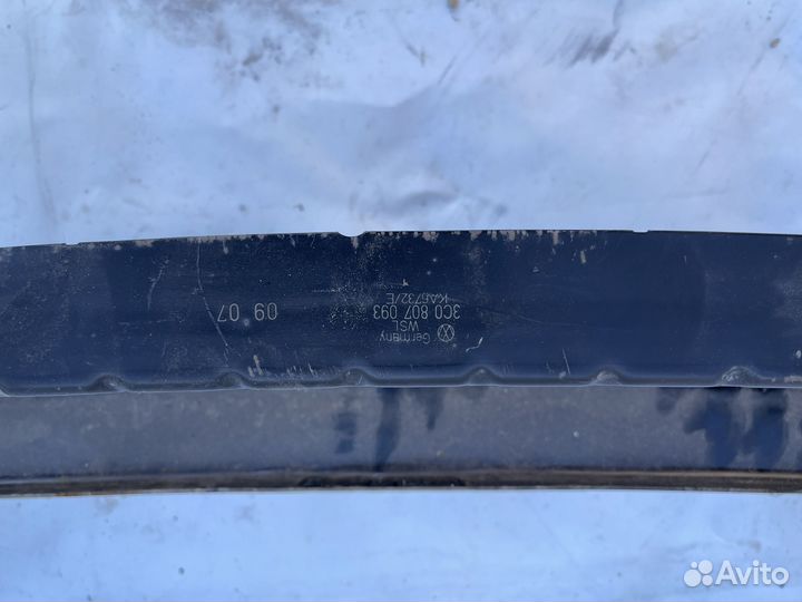 Усилитель переднего бампера passat