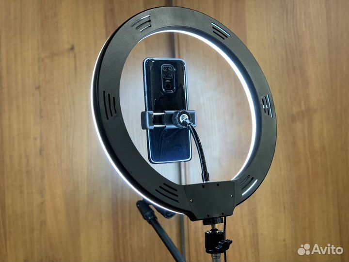 Кольцевая лампа М33 с держателем под микрофон