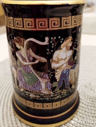 Кружка коллекционная фарфоровая