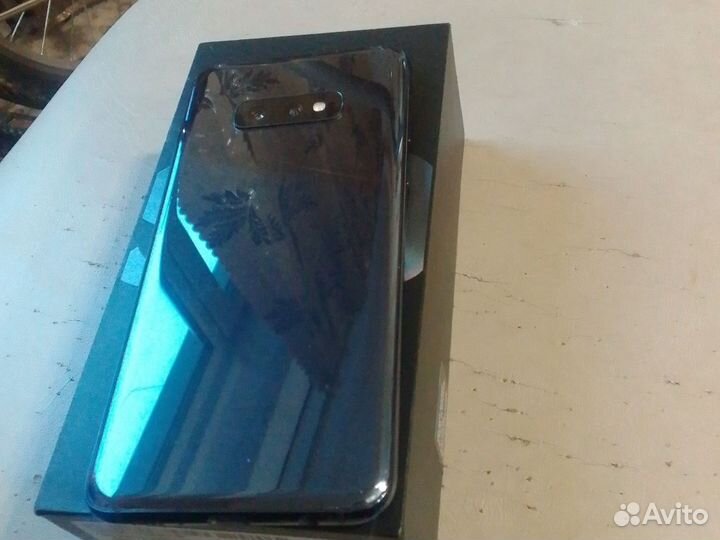Телефон Samsung galaxy s10e 6/128гб