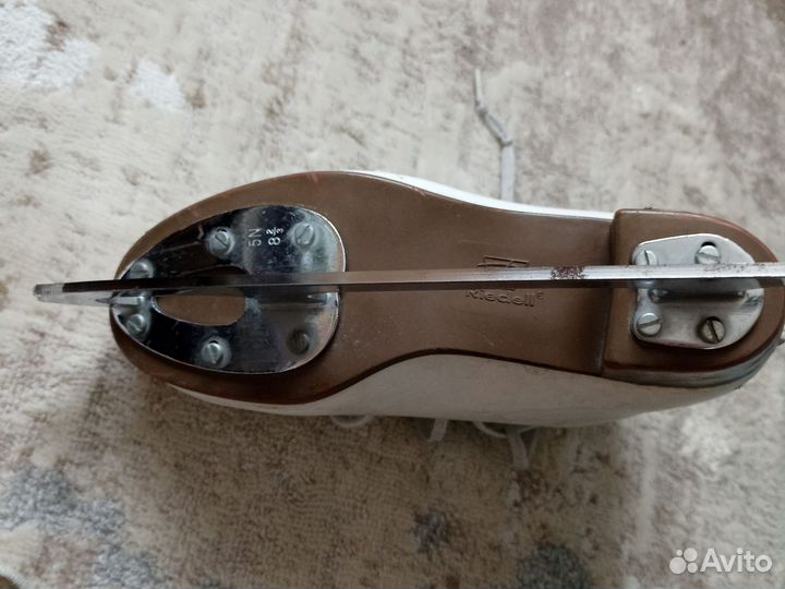 Фигурные коньки riedell