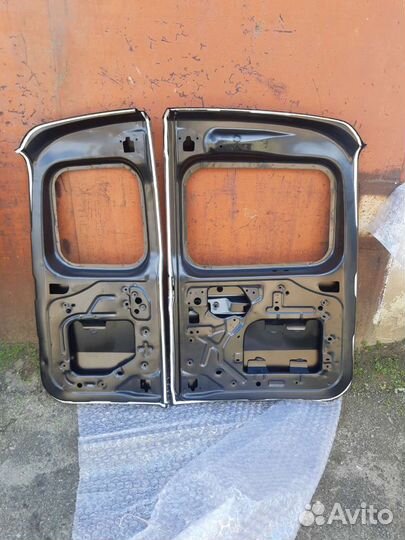 Задние двери ларгус