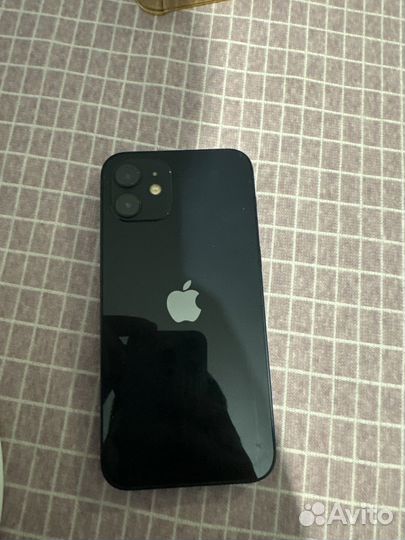 iPhone 12, 64 ГБ