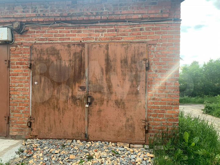 Гараж, > 30 м²