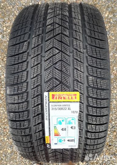 Pirelli Scorpion Winter 315/30 R22 107V