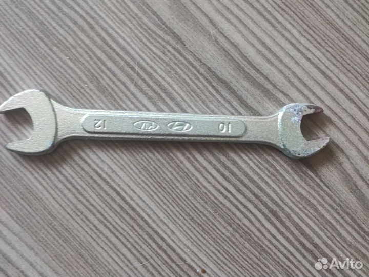 Инструментов для авто. Балончик, транспорт. крюк