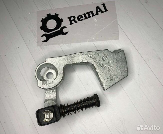 Рычаг переключения передач 1K0711046E