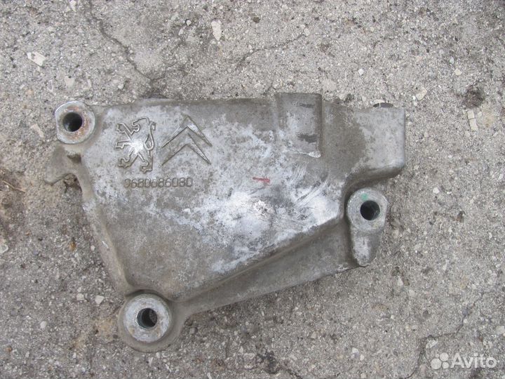 Кронштейн двигателя Ситроен С 3 Citroen C 3