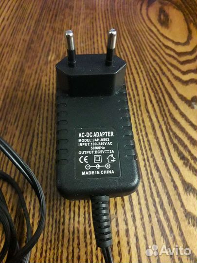 Адаптер JAH-0502 5 V 2 A