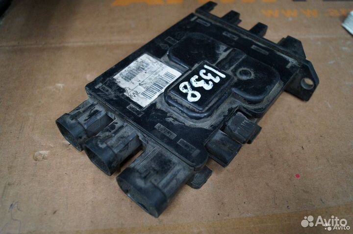 Блок предохранителей Renault 243800011R